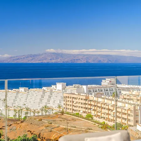 アパート White Haven アデヘ