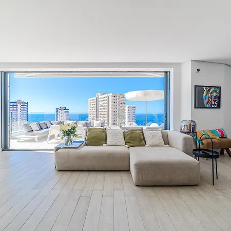 アパート White Haven アデヘ