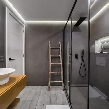 アパート White Haven アデヘ